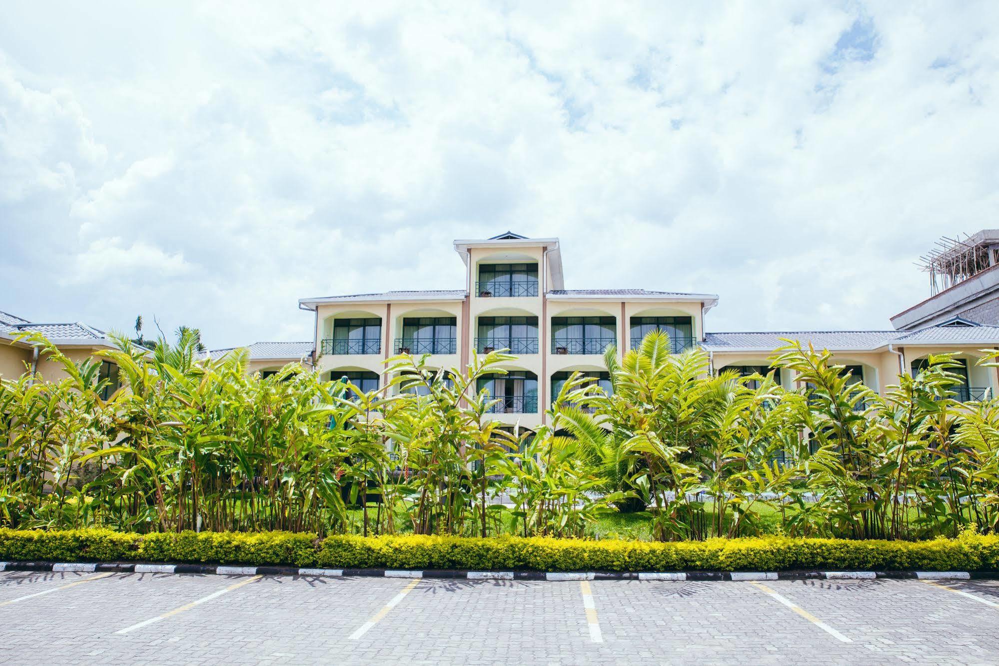 Gorillas Volcanoes Hotel ルヘンゲリ エクステリア 写真