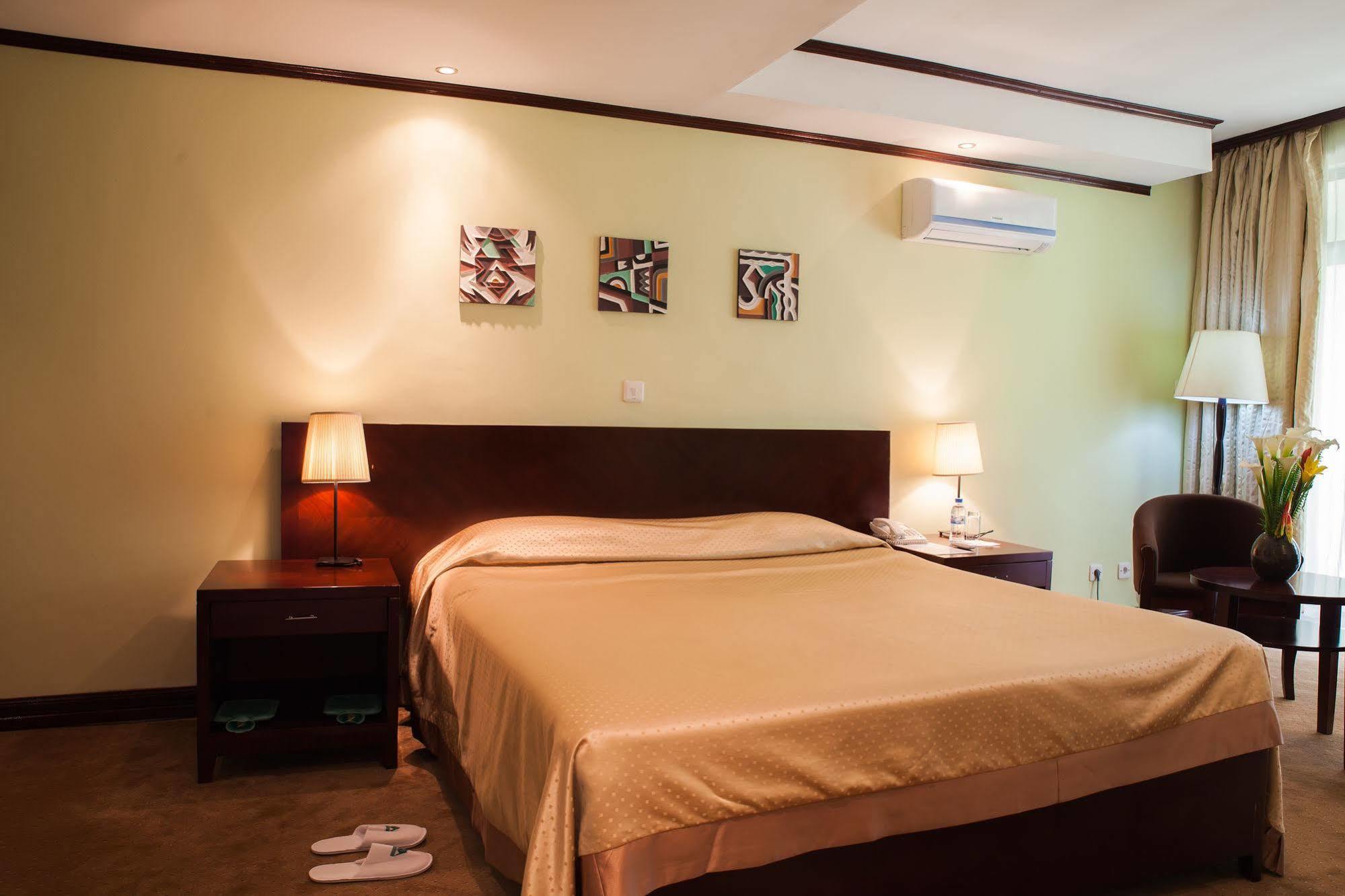 Gorillas Volcanoes Hotel ルヘンゲリ エクステリア 写真