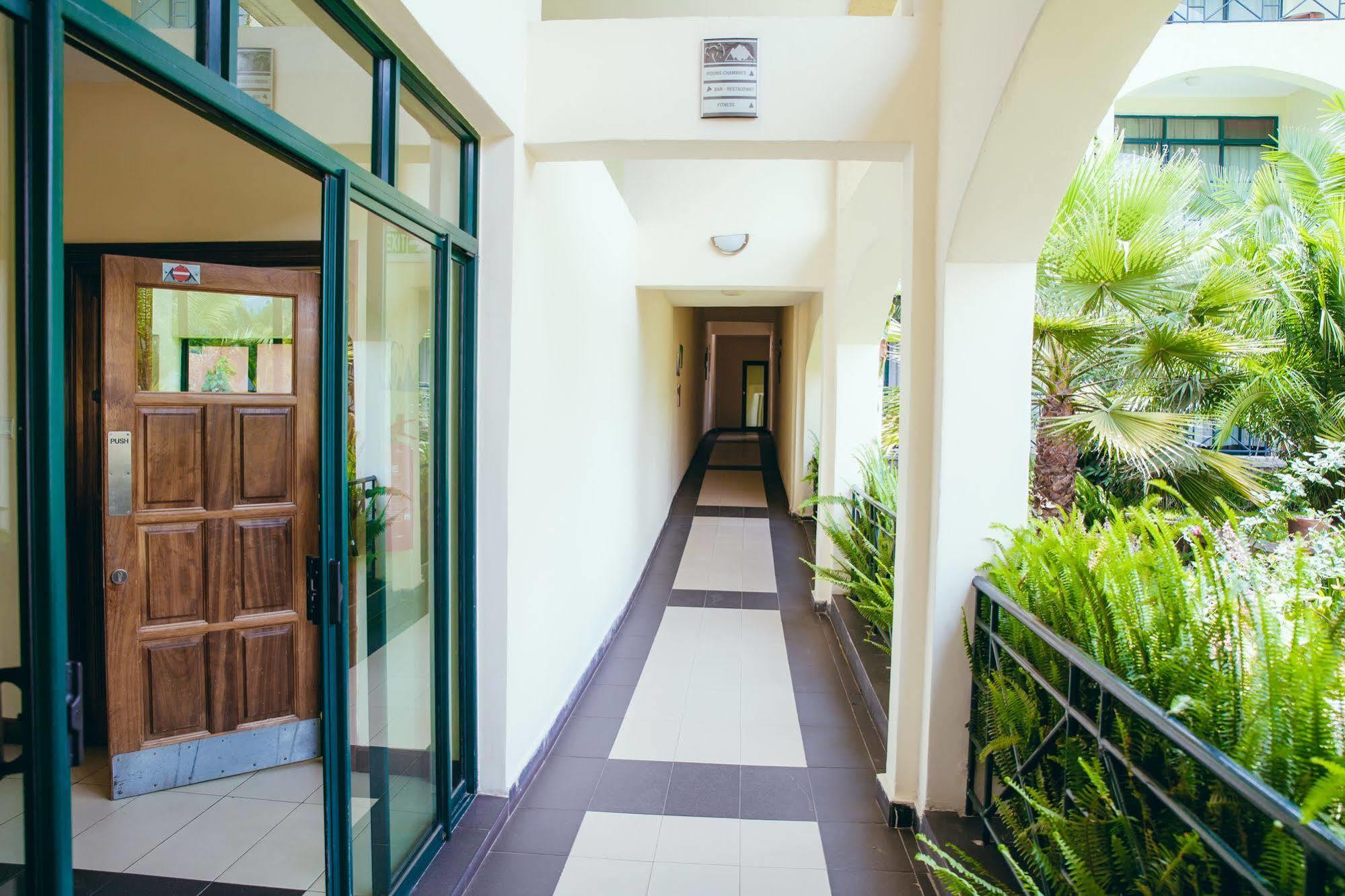 Gorillas Volcanoes Hotel ルヘンゲリ エクステリア 写真